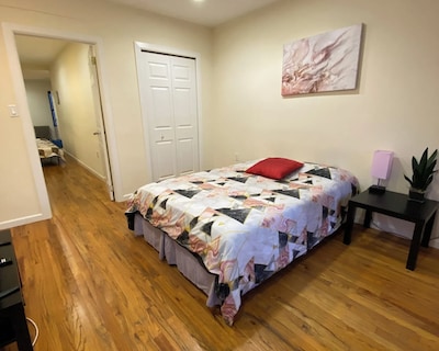 New Listing Cozy 1-bedroom Apartment In Welcoming New York With Wifi Ac heating