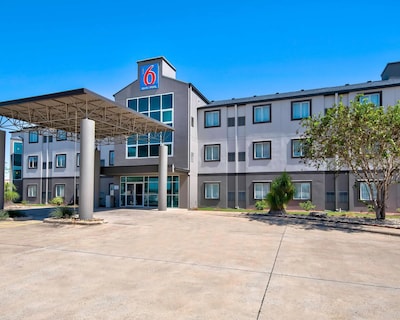 Motel 6 Harlingen, TX