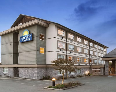 Days Inn & Suites by Wyndham Langley