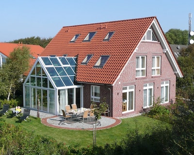 Apartment Haus Admiral – Fewo Nordlicht With Private Terrace Private Garden And Wi-fi