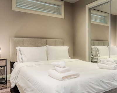 Private Cambie Village Suite min Downtown and Skytrain