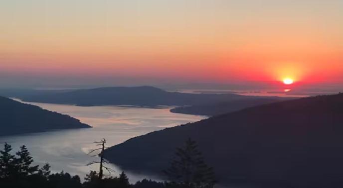 Blue Horizon Mountain Retreat B&B