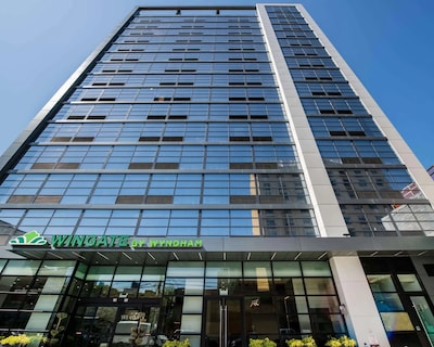 Wingate by Wyndham Long Island City