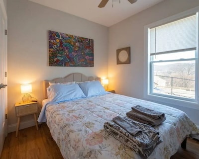 Local Artist Inspired | Walk To Westpoint + King Bed