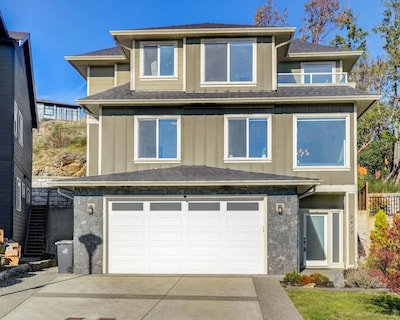 Elegant Home In Victoria BC