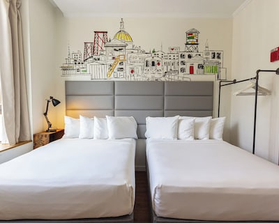 Cozy Hotel In Soho 2 Double Beds Room