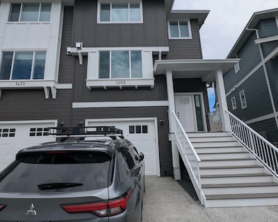 Cozy Private 1- Bedroom Suite in Westhills