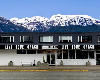 Crash Hotel Squamish