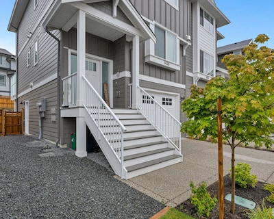 Cozy one bedroom Langford suite