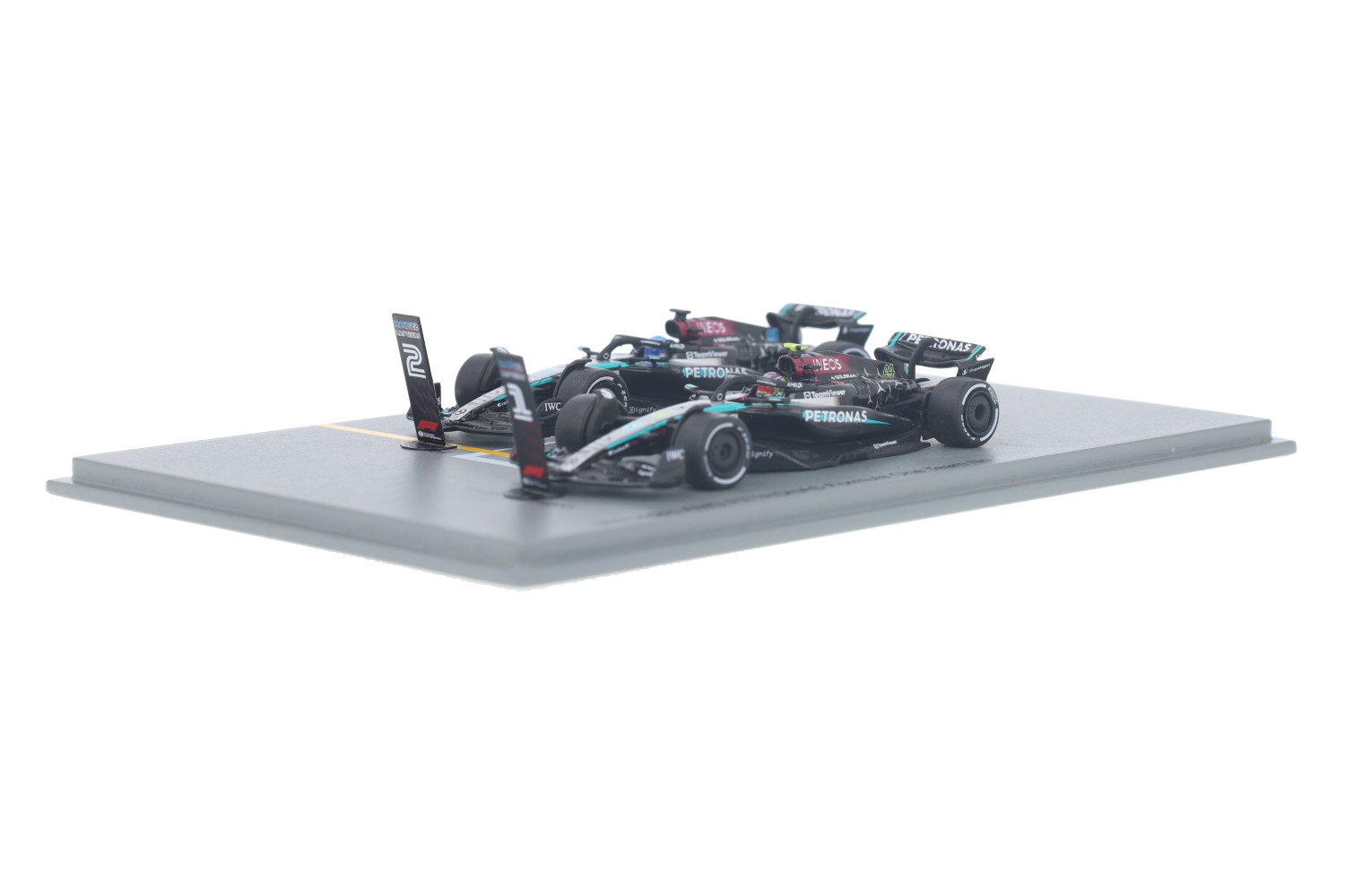 Mercedes-AMG F1 W15 E Performance – Modelauto schaal 1:64