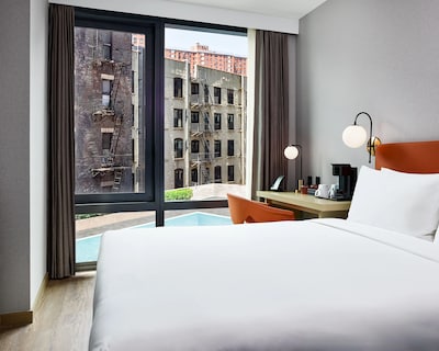 The George Manhattan Tapestry Collection by Hilton