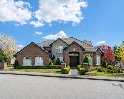 Luxury Italian-style House-Whole 1 000 sf Ground Floor-2 beds/1 bath/1 dining