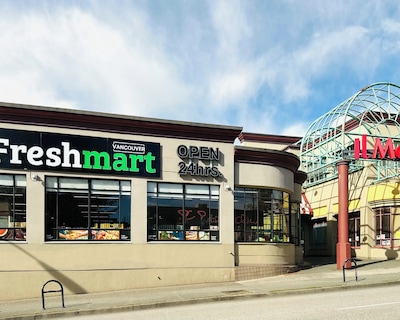 Entire Guest Studio Suite W/king-bed | Bathtub | Parking