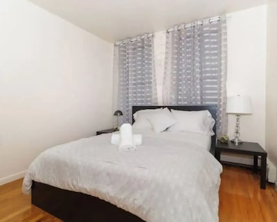 Charming 2-bedroom Central Park North Apartment In Vibrant New York