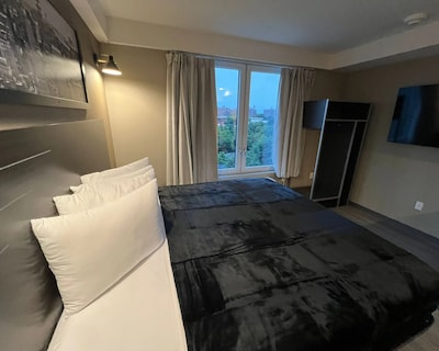 LIV Hotel Bronx – Newly Built