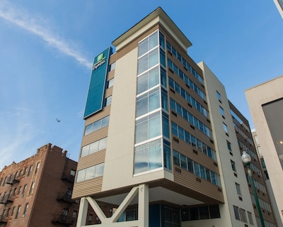 Holiday Inn Express New Rochelle By Ihg