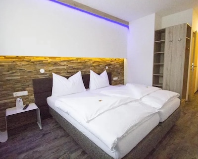 Burg Rooms – 24h Self-Check-in