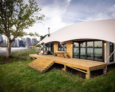 Exclusive Villa With Nyc Harbor & Skyline Views