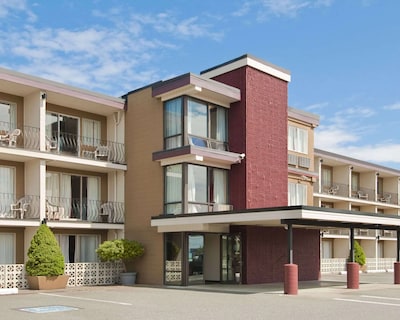 Travelodge by Wyndham Nanaimo