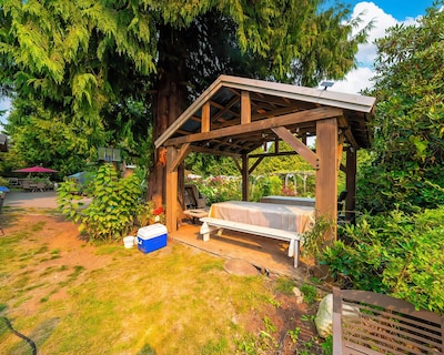 Dreamy Garden Arch Spot Cozy 3Bedroom Villa near the Beach