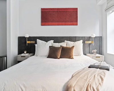 Premier King Studio Apartment