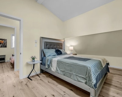 Brand-new Cozy & Spacious 2 Bed/1 Full Bathroom Laneway House