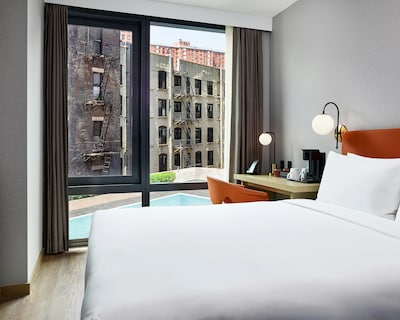 The George Manhattan Tapestry Collection by Hilton