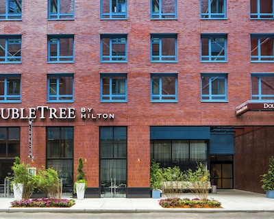 DoubleTree by Hilton New York Times Square West
