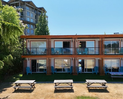 Sea Edge Beachside Hotel