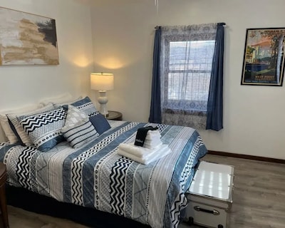 Quiet Apt With Coffee Bar 1/2 Mile To West Point!