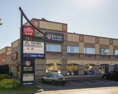 Red Lion Inn and Suites Victoria