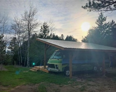 Unique Glamping Rv On 100 Acres 1 Hr From Toronto
