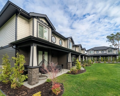 Sunrise Ridge Waterfront Resort