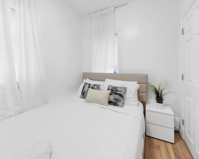 Luxury 3 BR Near NYC with Easy Parking