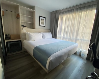 Wingate by Wyndham New York Midtown South/5th Ave