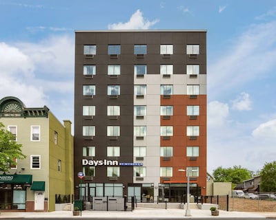 Days Inn by Wyndham Staten Island