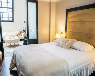 Affordable Hotel Room With 2 Bedrooms & Midtown Nyc