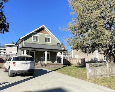 King and Queen rooms -J&J Chilliwack