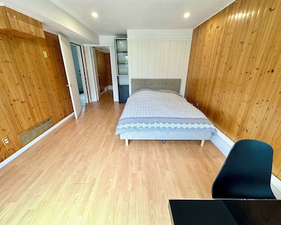 Peaceful Place With Living Room Kitchen And Washing Machine Near Yvr Airport Transit And Shopping Mall