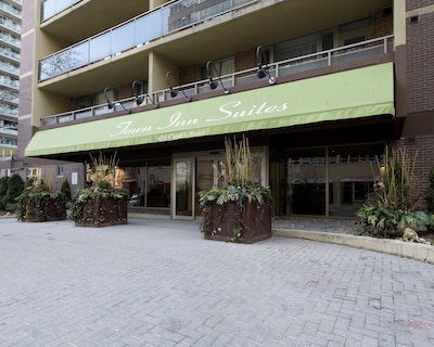 Town Inn Suites