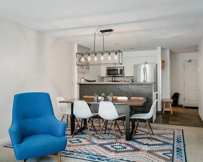 Heart of Whistler I Hot Tub I Stroll View