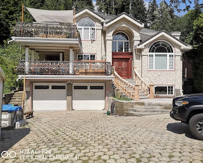 North Vancouver 3 Bedroom Unit