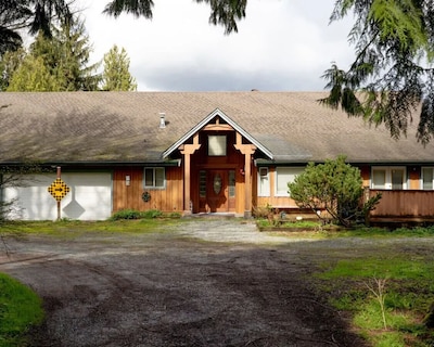 Fort Wine Manor: Entire Private Estate Home