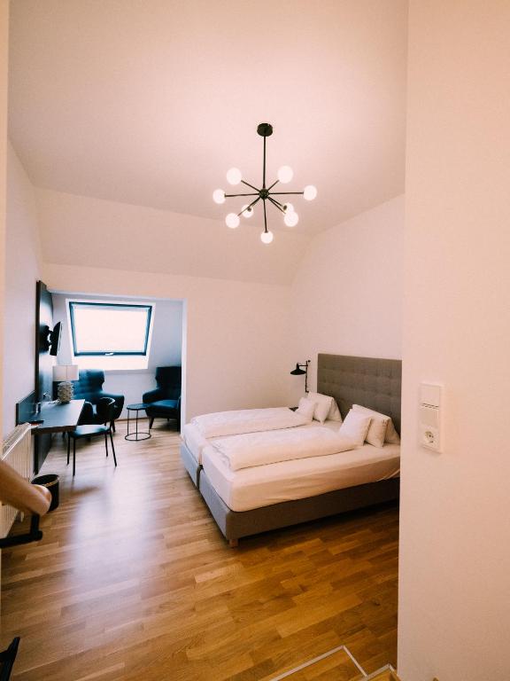 GUESTHOUSE RIEGERSBURG – Das Haus der guten Geister