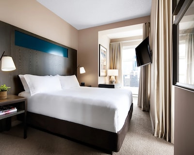 One King West Hotel & Residence