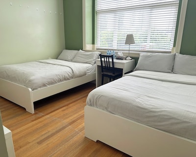 Vancouver Metrotown Modern Guest House