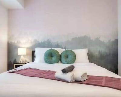 Entire Home | Toronto Hub | Therma Spa | 12 Guests