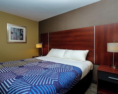 Sky Hotel Flushing/Laguardia Airport