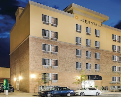 La Quinta Inn & Suites by Wyndham Brooklyn Downtown
