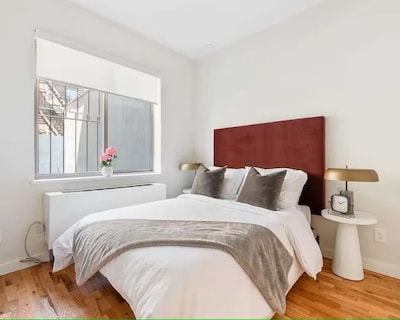 Luxury 3BR Duplex w Private Patio in Upper East